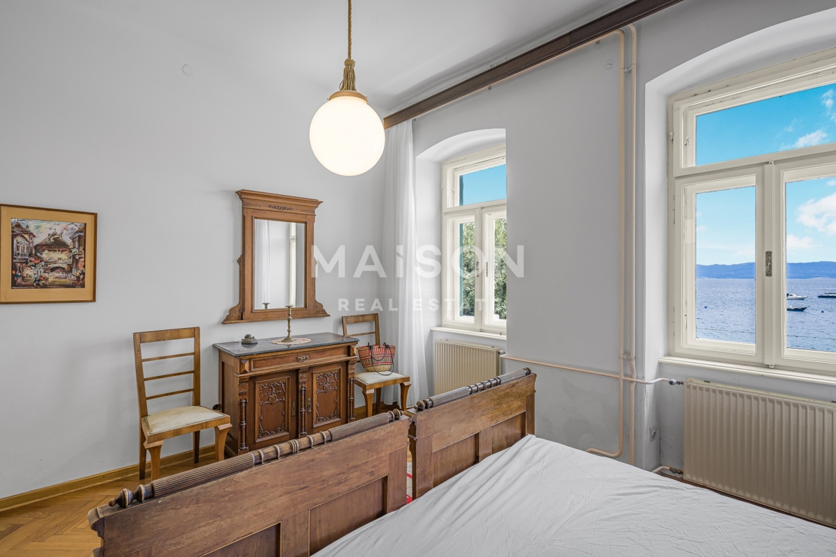 Mošćenička Draga - Villa Storica in Prima Fila sul Mare