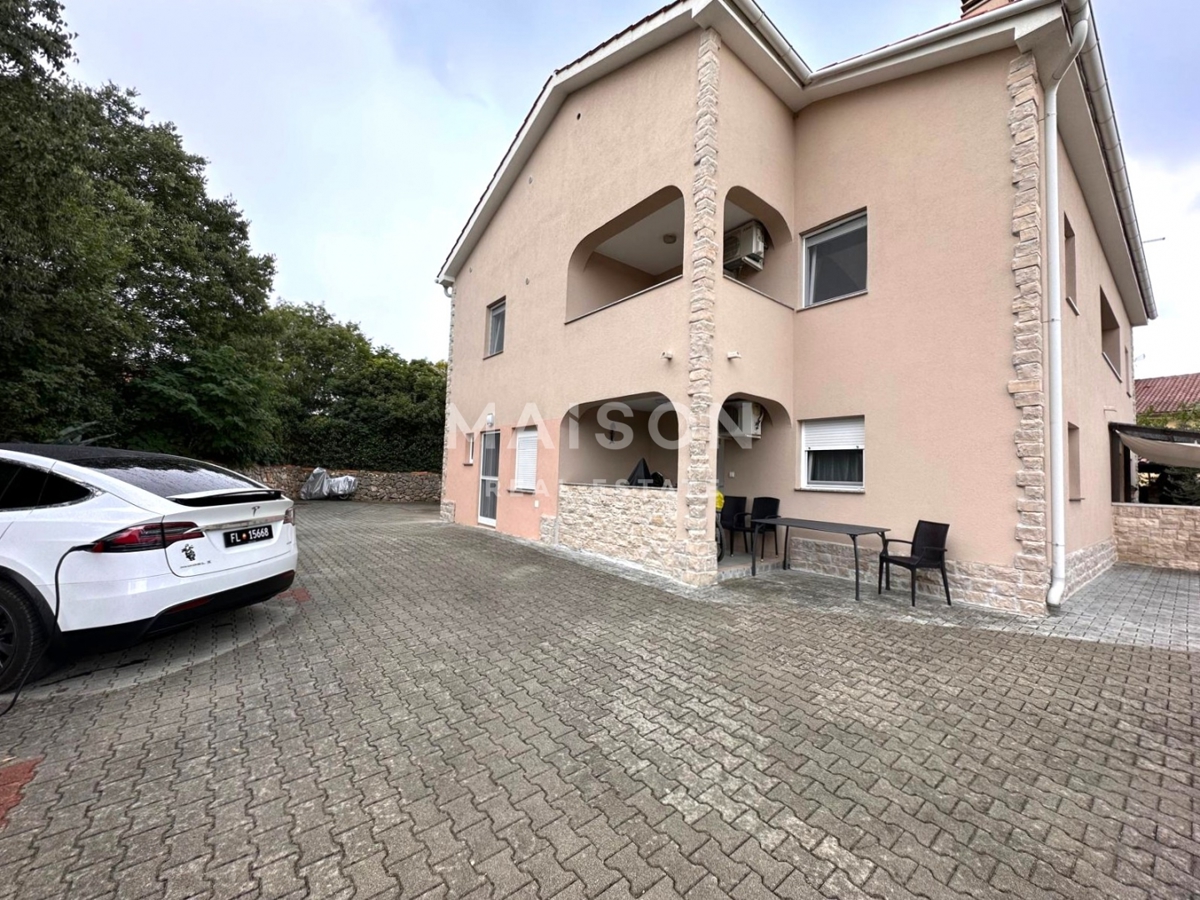 Due appartamenti vicino a Krk – 600 m dal mare