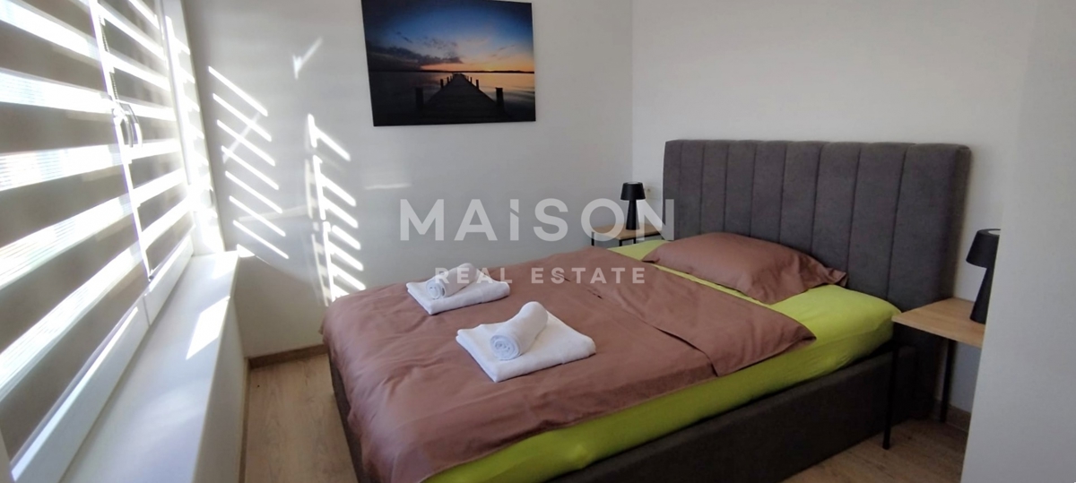 Moderna Casa Bifamiliare con Piscina e Vista Mare – Vicino a Krk