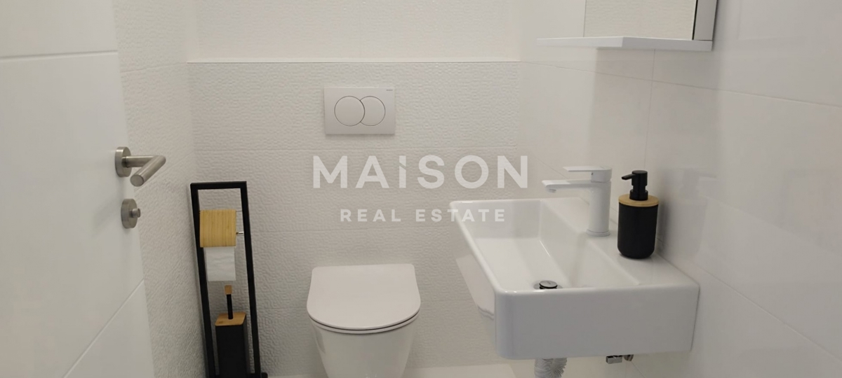 Moderna Casa Bifamiliare con Piscina e Vista Mare – Vicino a Krk