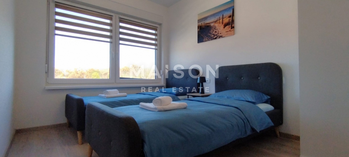 Moderna Casa Bifamiliare con Piscina e Vista Mare – Vicino a Krk