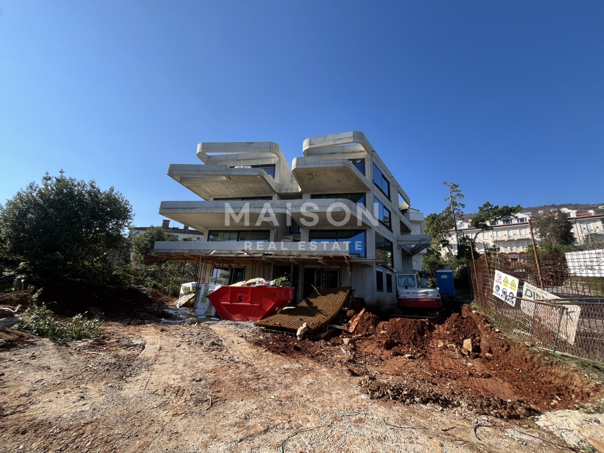 Lovran - Appartamento Lussuoso con Piscina Privata, 230 m²