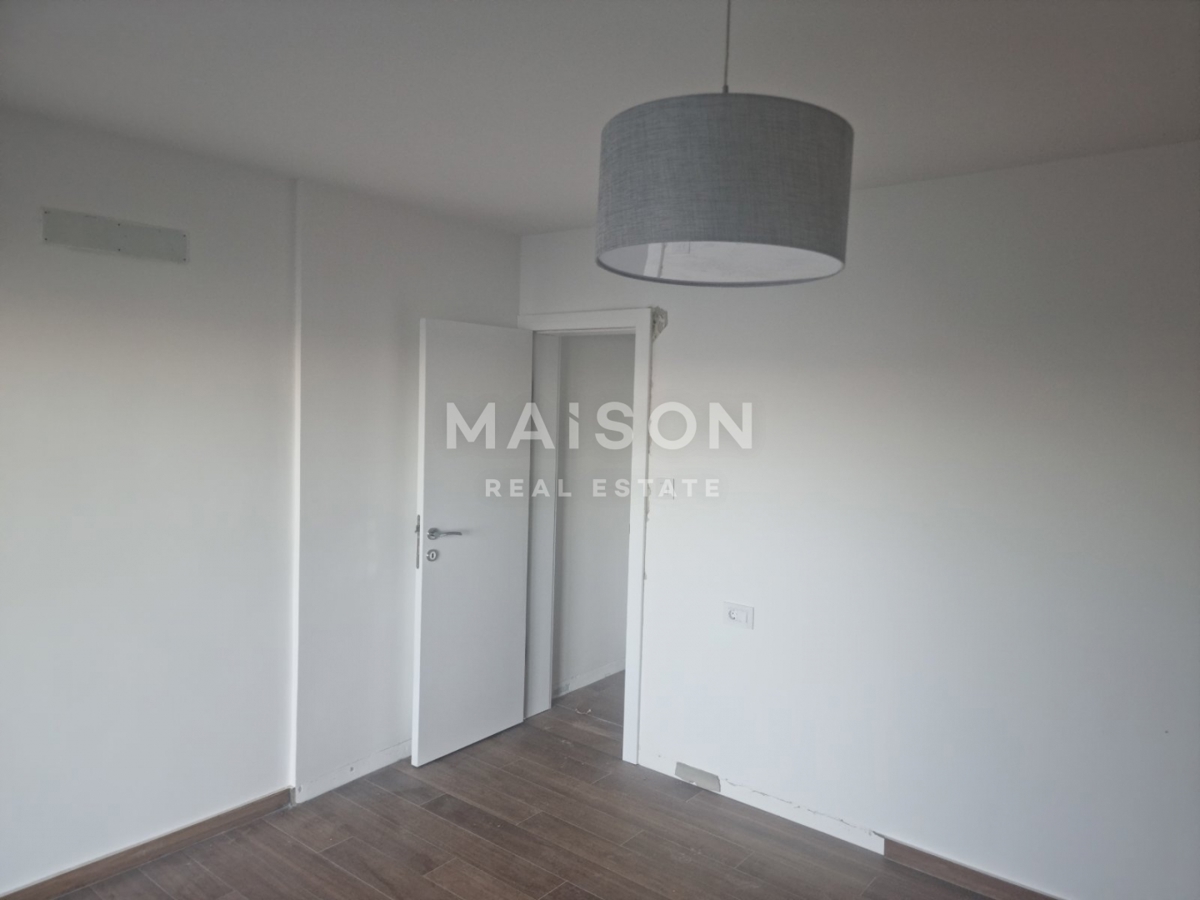 Casa Moderna con Piscina, Vista Mare e Ampio Giardino