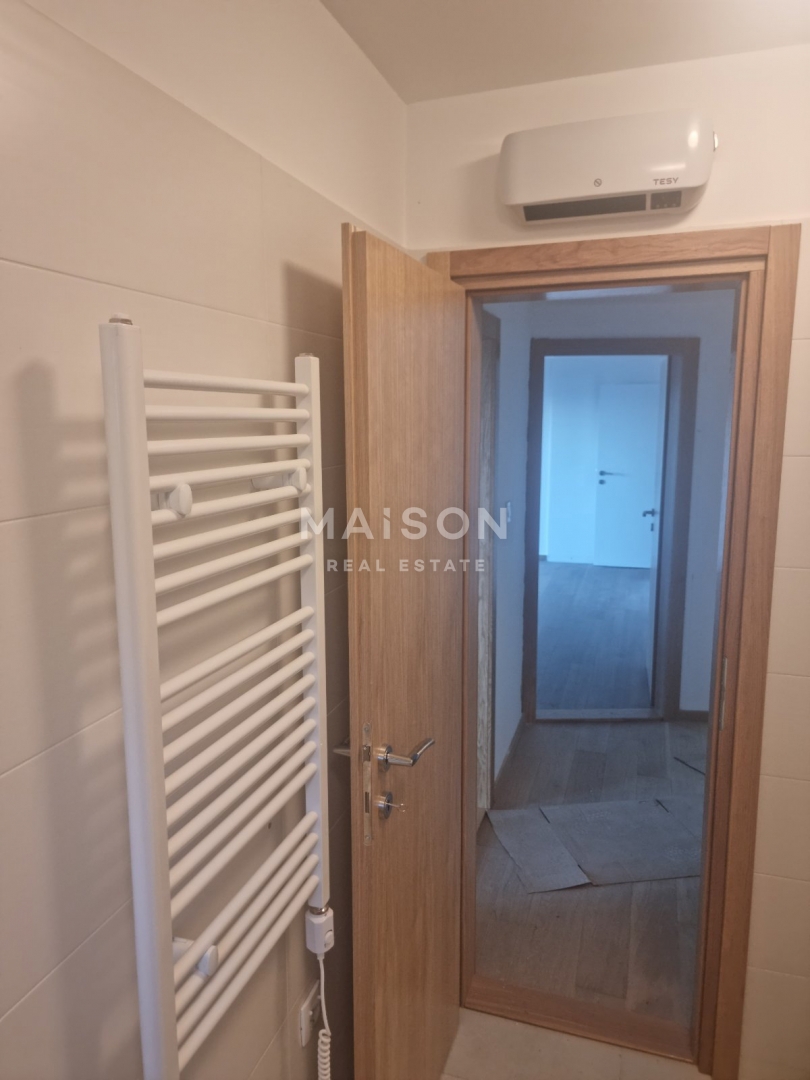 Casa Moderna con Piscina, Vista Mare e Ampio Giardino