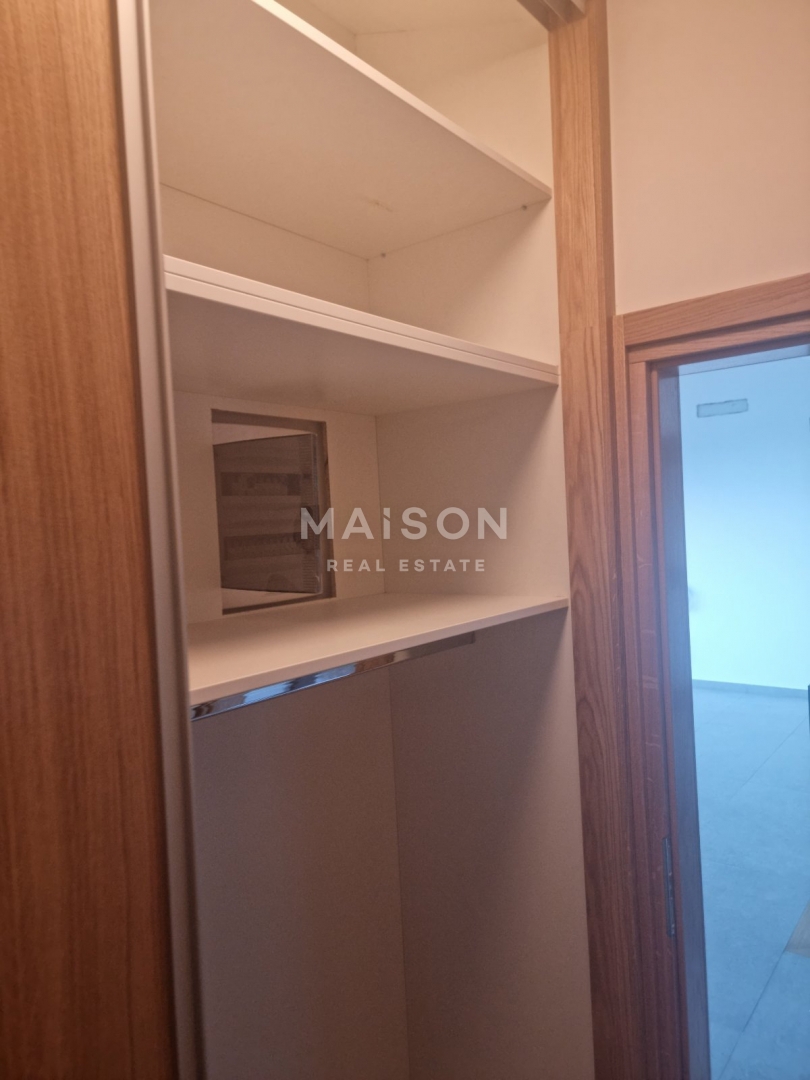 Casa Moderna con Piscina, Vista Mare e Ampio Giardino