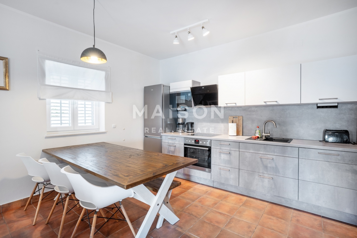 Brseč - Casa con due appartamenti e vista mozzafiato