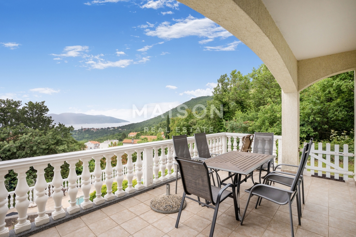 Brseč - Casa con due appartamenti e vista mozzafiato