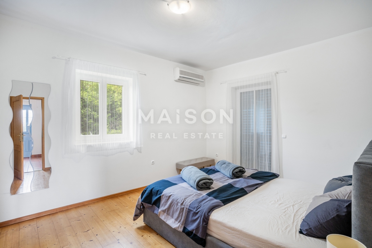 Brseč - Casa con due appartamenti e vista mozzafiato