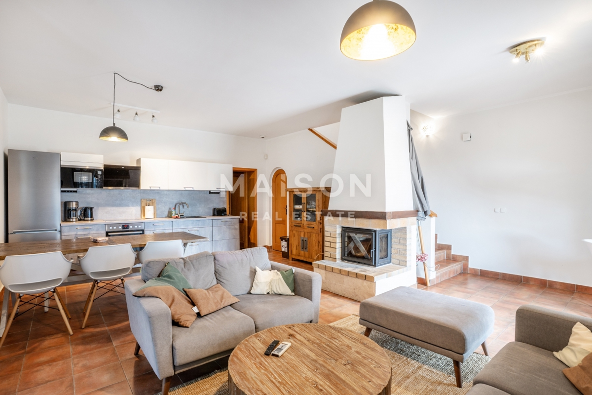 Brseč - Casa con due appartamenti e vista mozzafiato