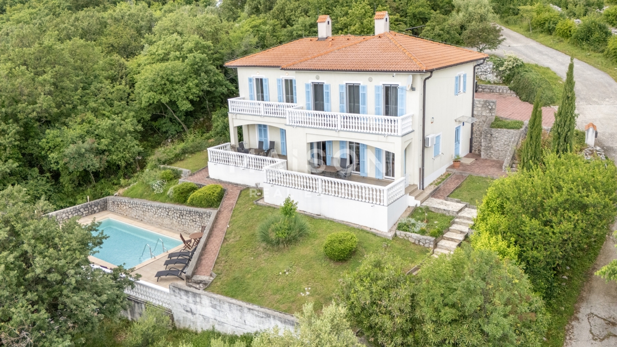 Brseč - Casa con due appartamenti e vista mozzafiato