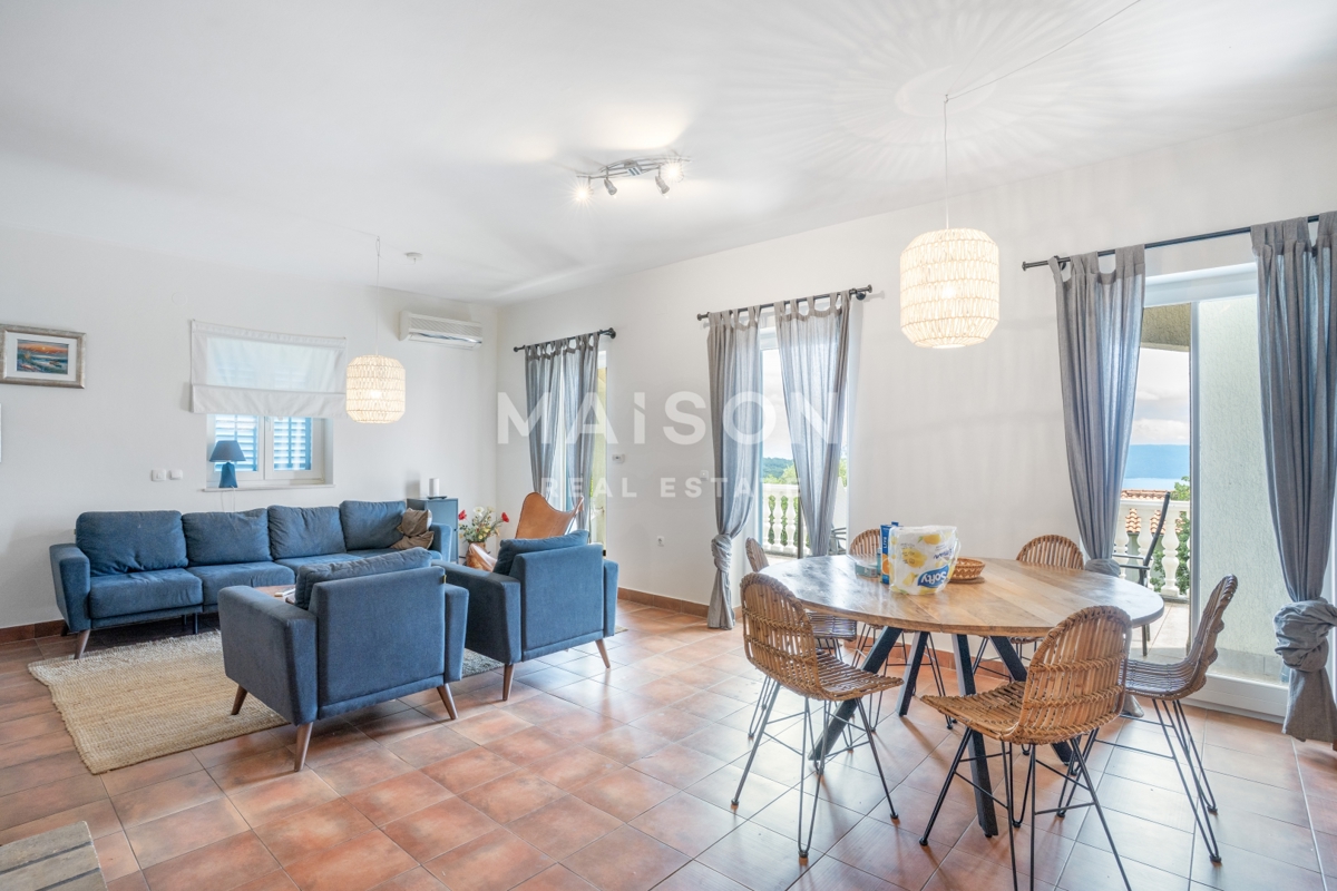 Brseč - Casa con due appartamenti e vista mozzafiato