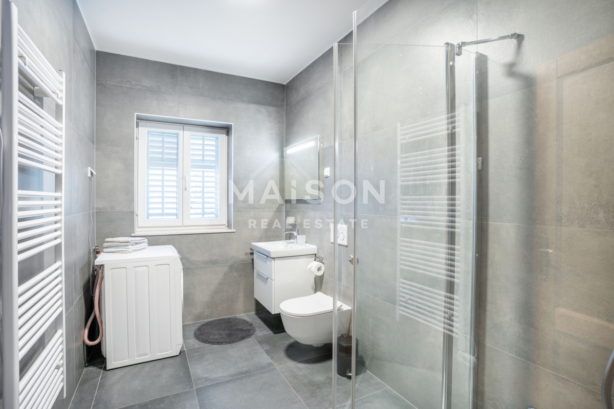 Brseč - Casa con due appartamenti e vista mozzafiato