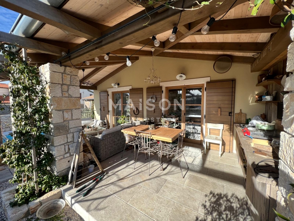 Affascinante villa rustica con piscina nel cuore dell’Istria – Svetvinčenat