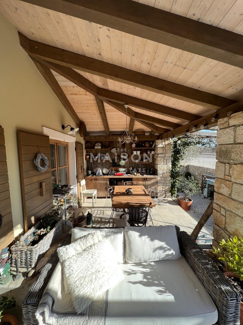 Affascinante villa rustica con piscina nel cuore dell’Istria – Svetvinčenat