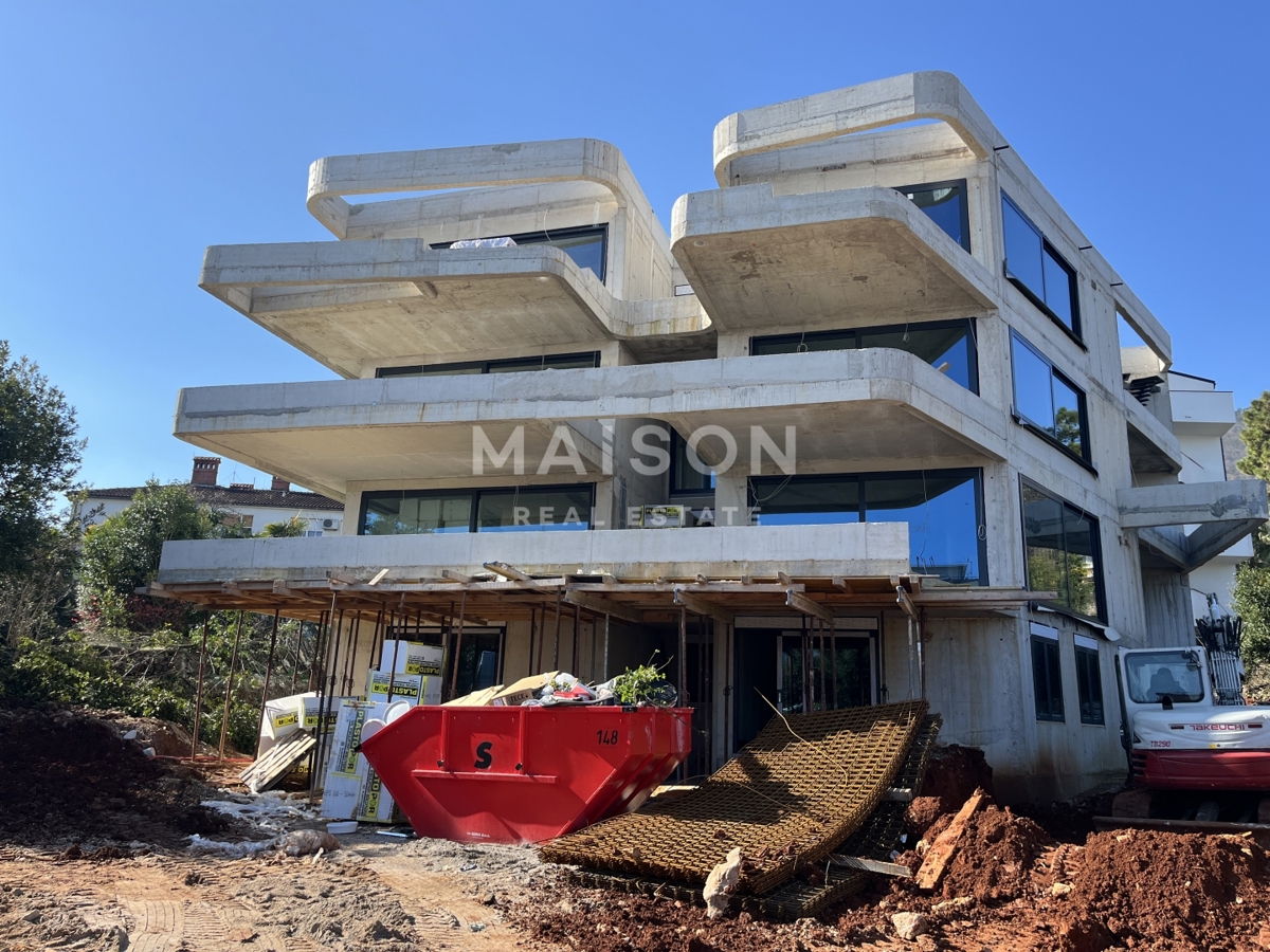 Lovran - Appartamento Lussuoso con Ampio Balcone, 180 m²