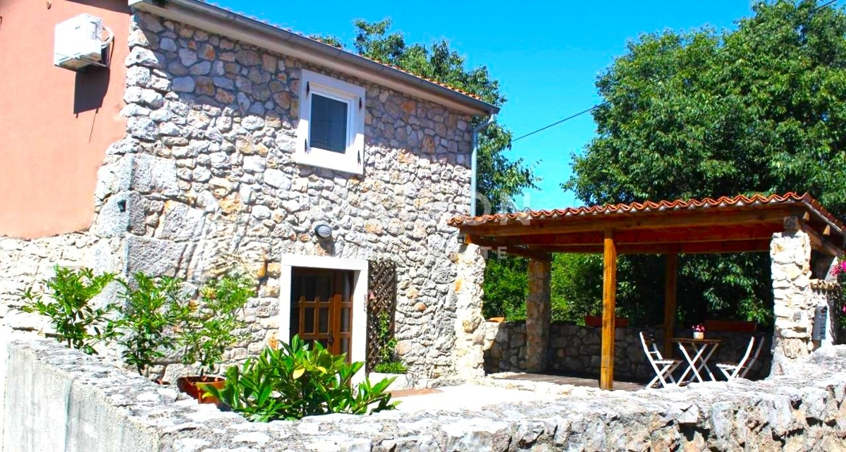 Malinska, dintorni, affascinante casa in pietra con piscina