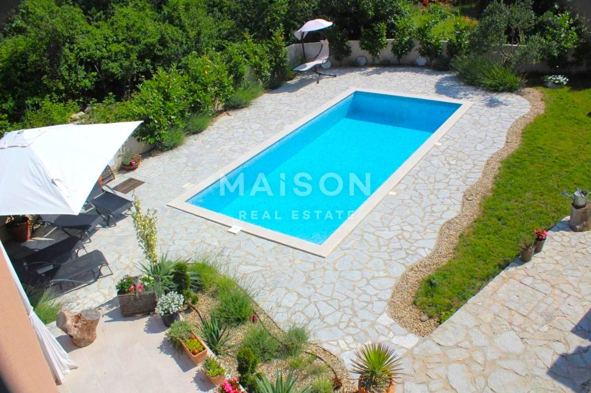 Malinska, dintorni, affascinante casa in pietra con piscina