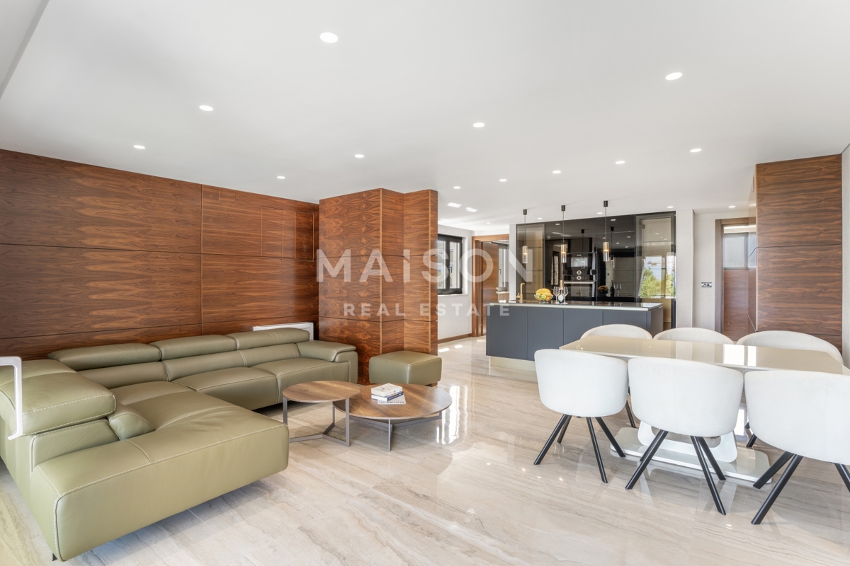 Isola di Krk, Malinska, attico di lusso con piscina