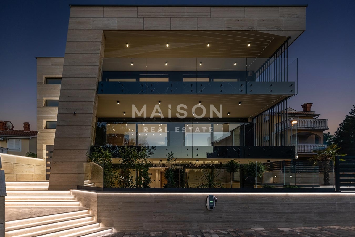 Isola di Krk, Malinska, attico di lusso con piscina