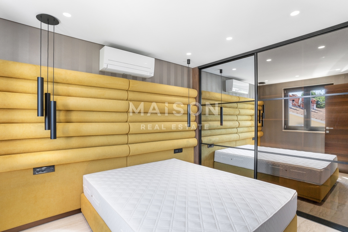 Isola di Krk, Malinska, attico di lusso con piscina