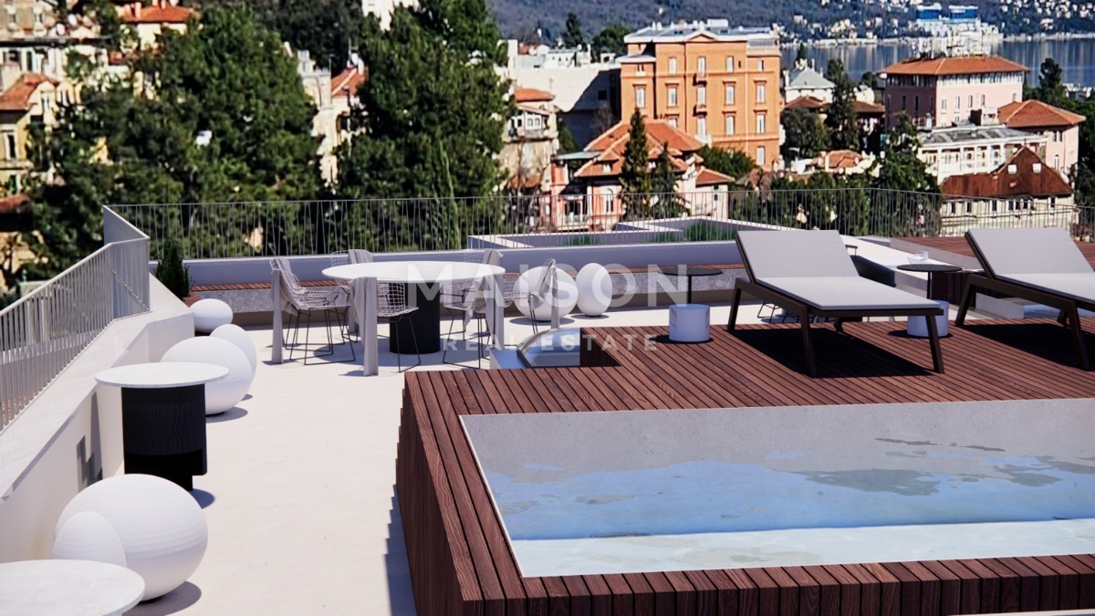 Il gioiello di Opatija: attico esclusivo con ascensore, garage e piscina sul tetto