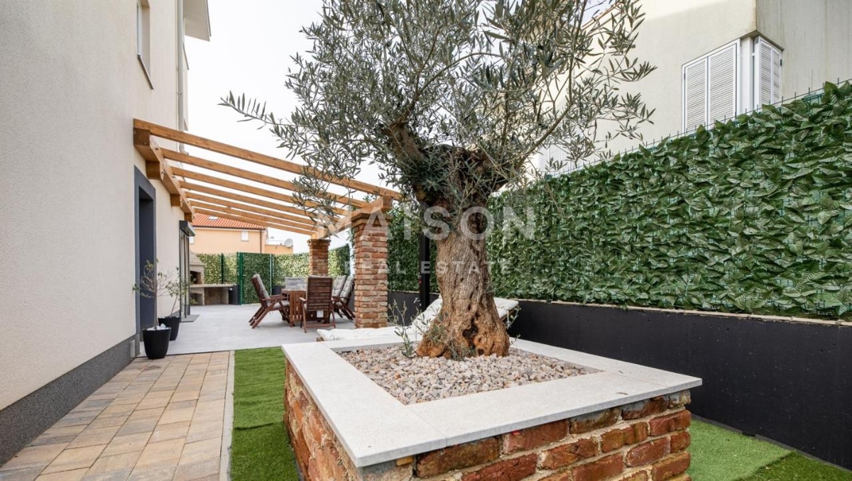 Malinska, casa di lusso arredata con giardino e vista mare