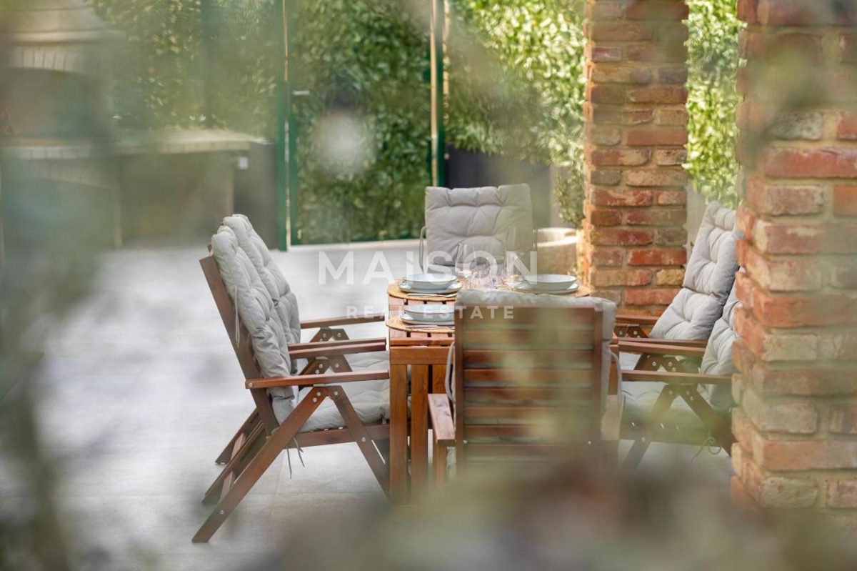 Malinska, casa di lusso arredata con giardino e vista mare