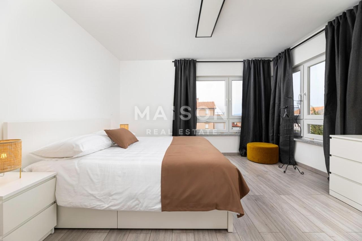 Malinska, casa di lusso arredata con giardino e vista mare