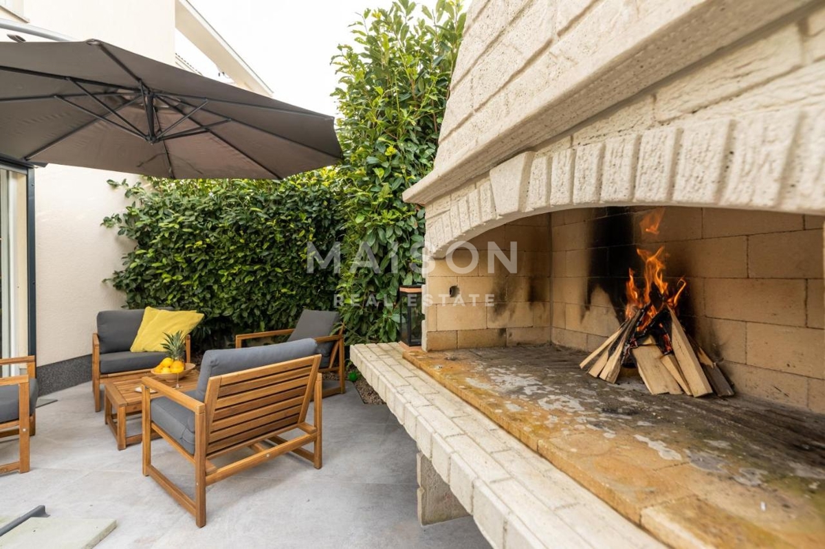 Malinska, casa di lusso arredata con giardino e vista mare
