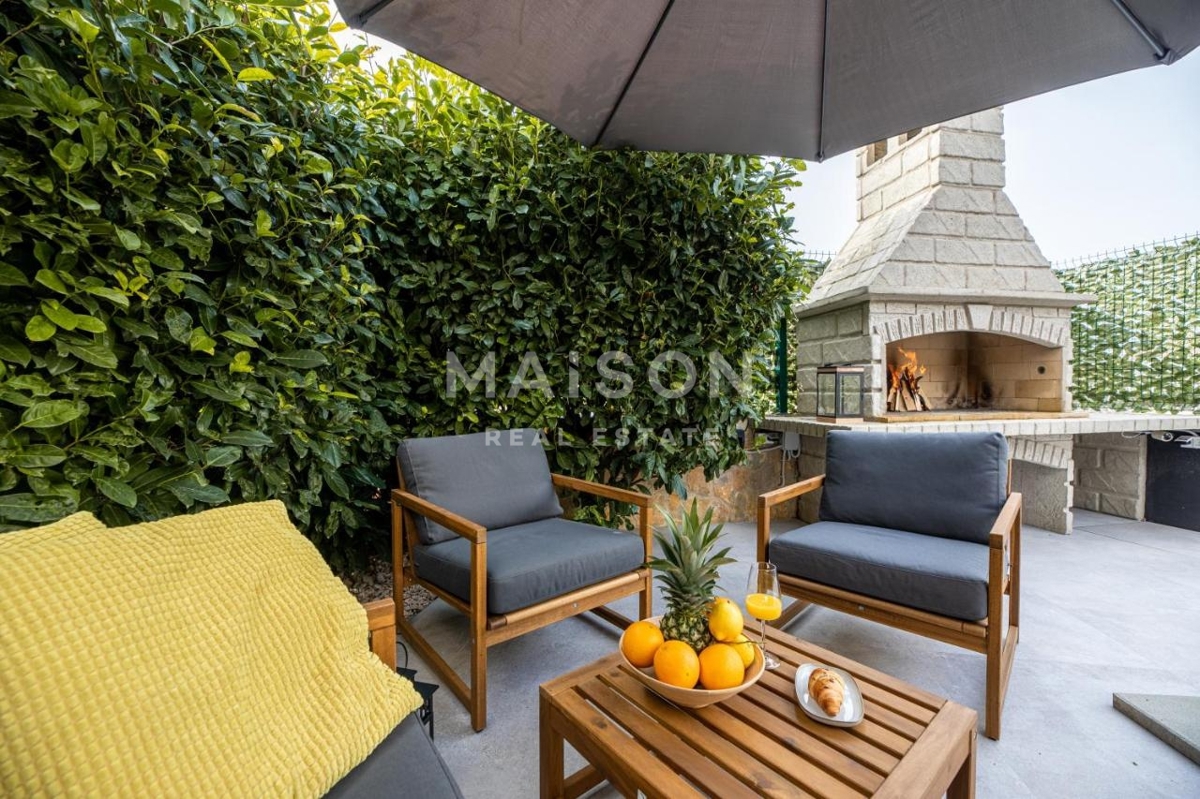 Malinska, casa di lusso arredata con giardino e vista mare