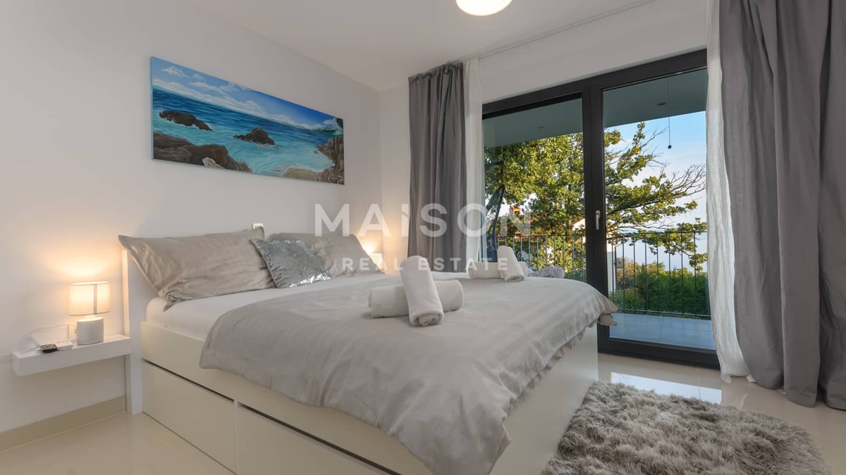 Villa Pobri, Opatija - Okolica, 250m2