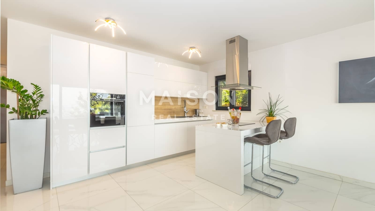 Villa Pobri, Opatija - Okolica, 250m2