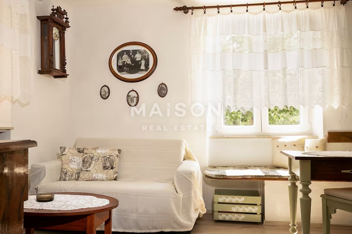 La casa che custodisce storie – una casa rustica permeata dal patrimonio di Novi