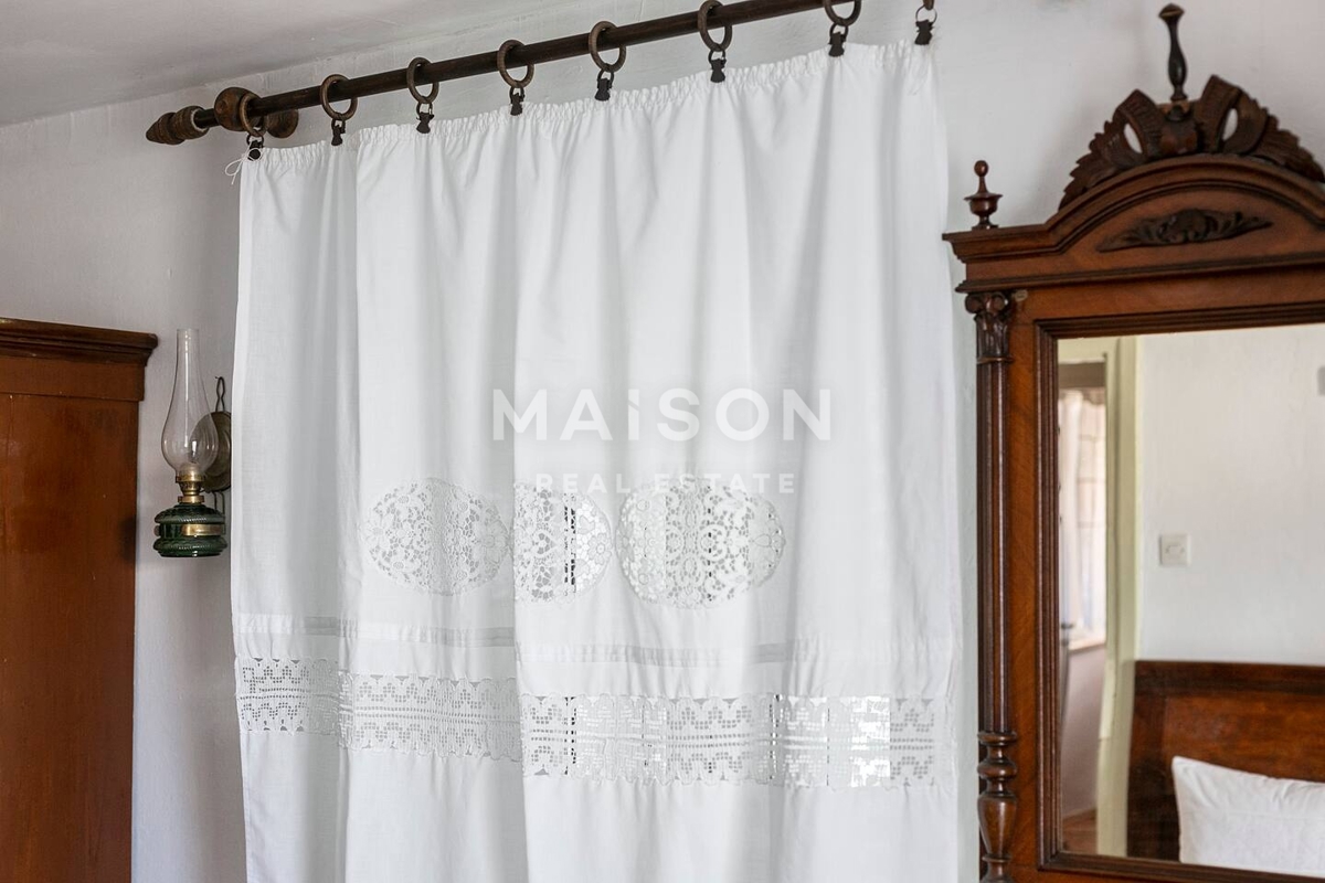 La casa che custodisce storie – una casa rustica permeata dal patrimonio di Novi