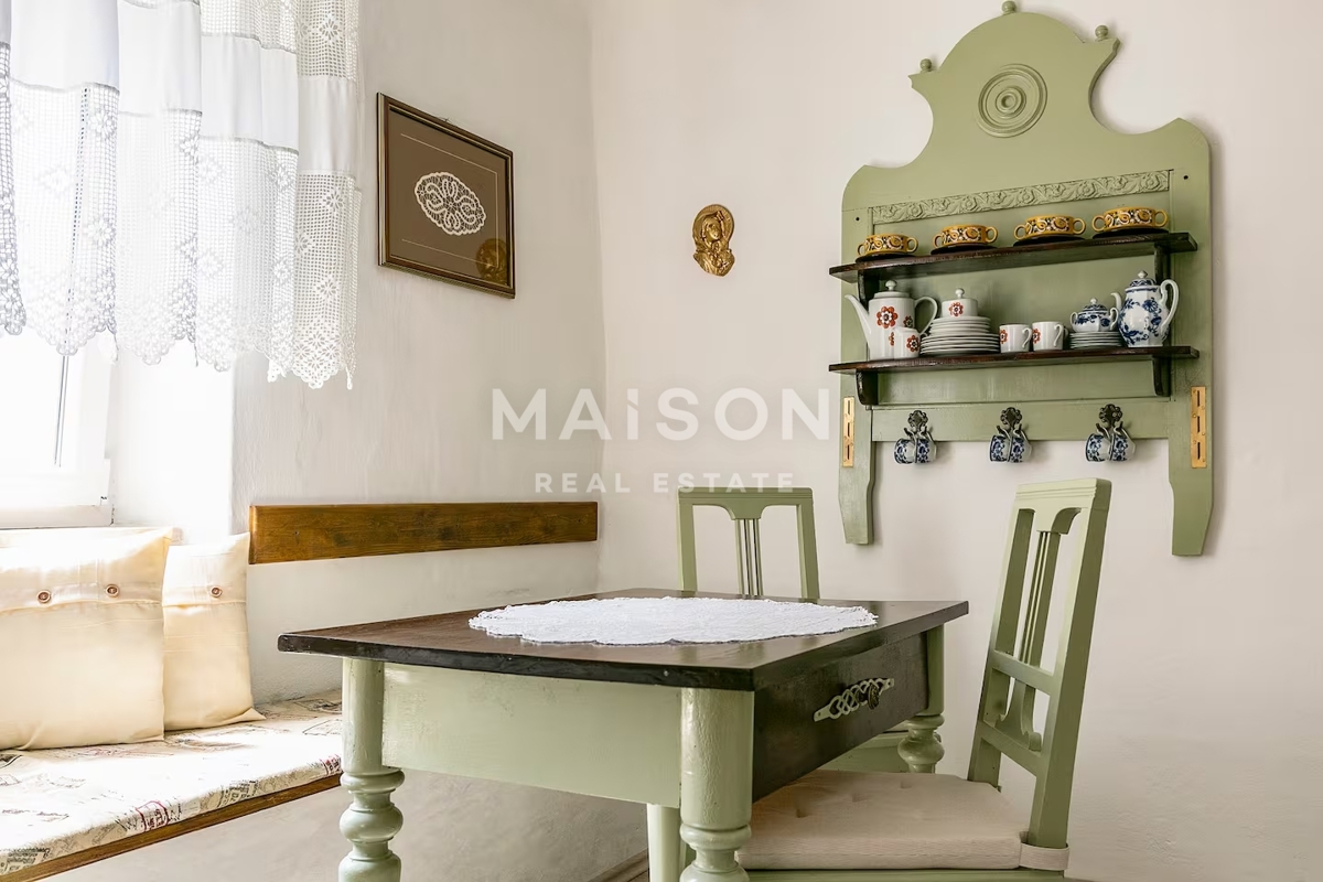 La casa che custodisce storie – una casa rustica permeata dal patrimonio di Novi