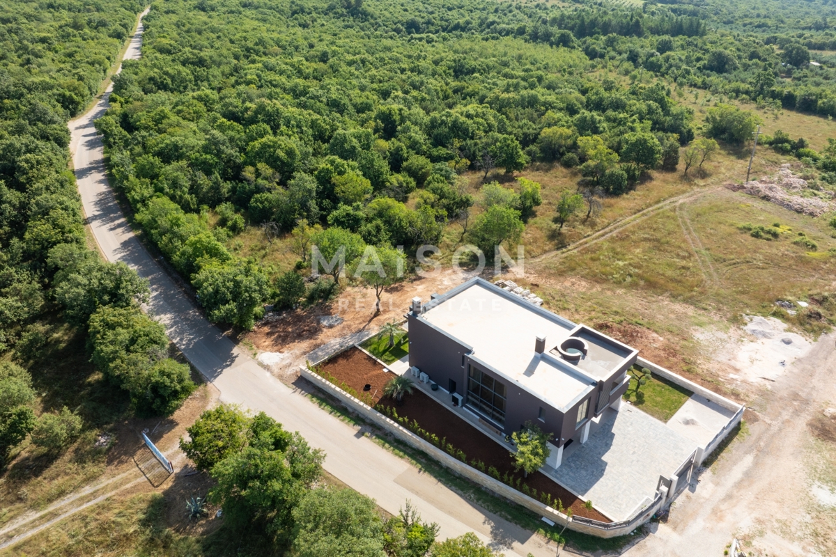 Villa Krnica, Marčana, 401m2