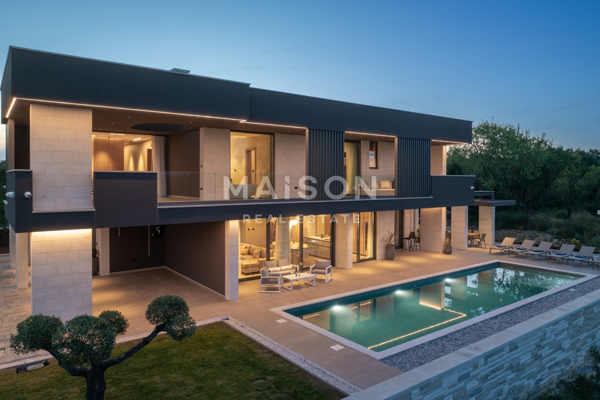 Villa Krnica, Marčana, 401m2