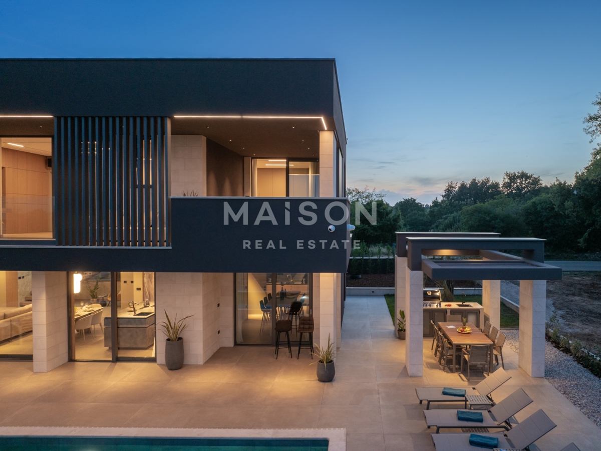 Villa Krnica, Marčana, 401m2