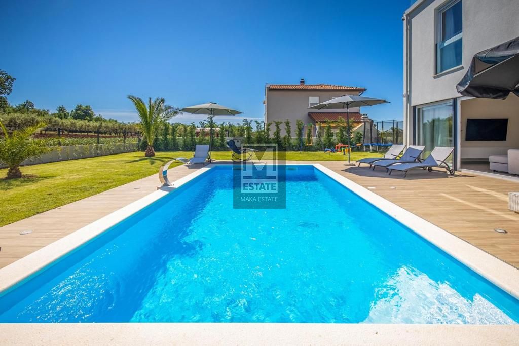 Parenzo, dintorni, villa di lusso con vista mare