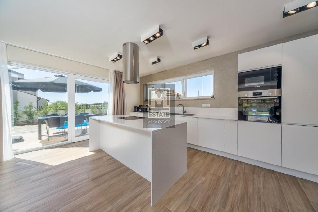 Parenzo, dintorni, villa di lusso con vista mare