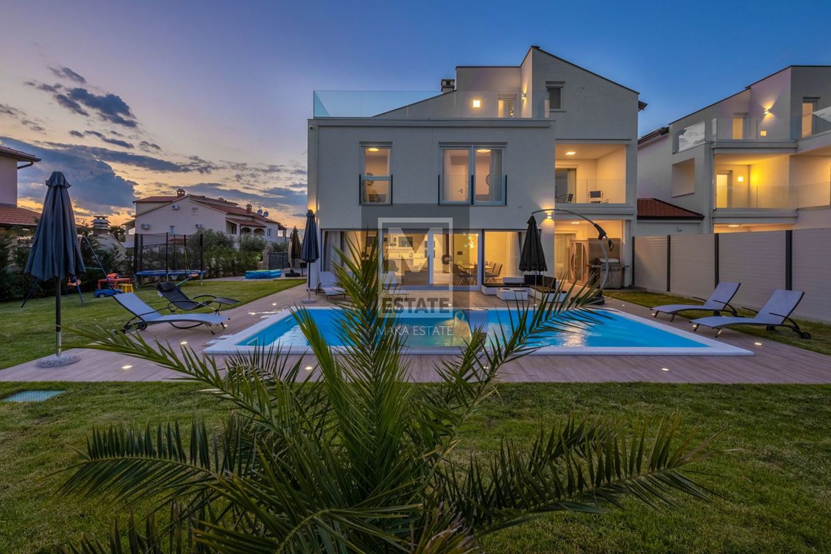 Parenzo, dintorni, villa di lusso con vista mare