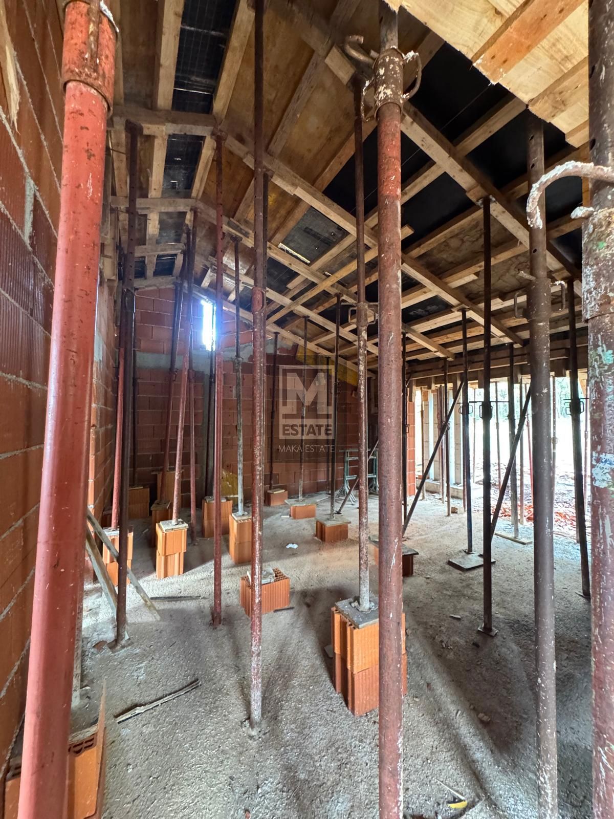 Parenzo, dintorni, ottima casa a un piano con piscina!