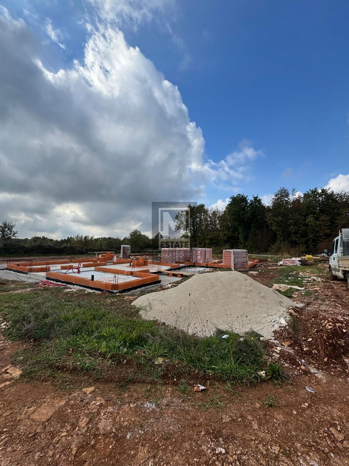 Parenzo, dintorni, ottima casa a un piano con piscina!