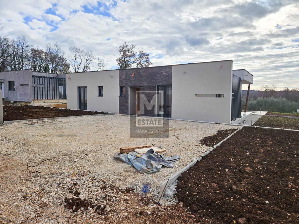 Parenzo, dintorni, piano terra con piscina!