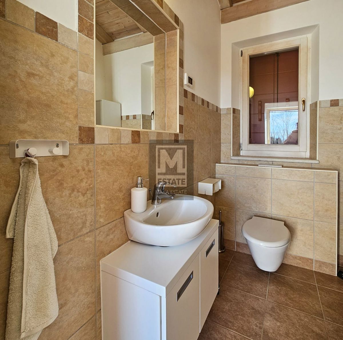Parenzo, dintorni, villa con due appartamenti, ampio giardino e piscina!