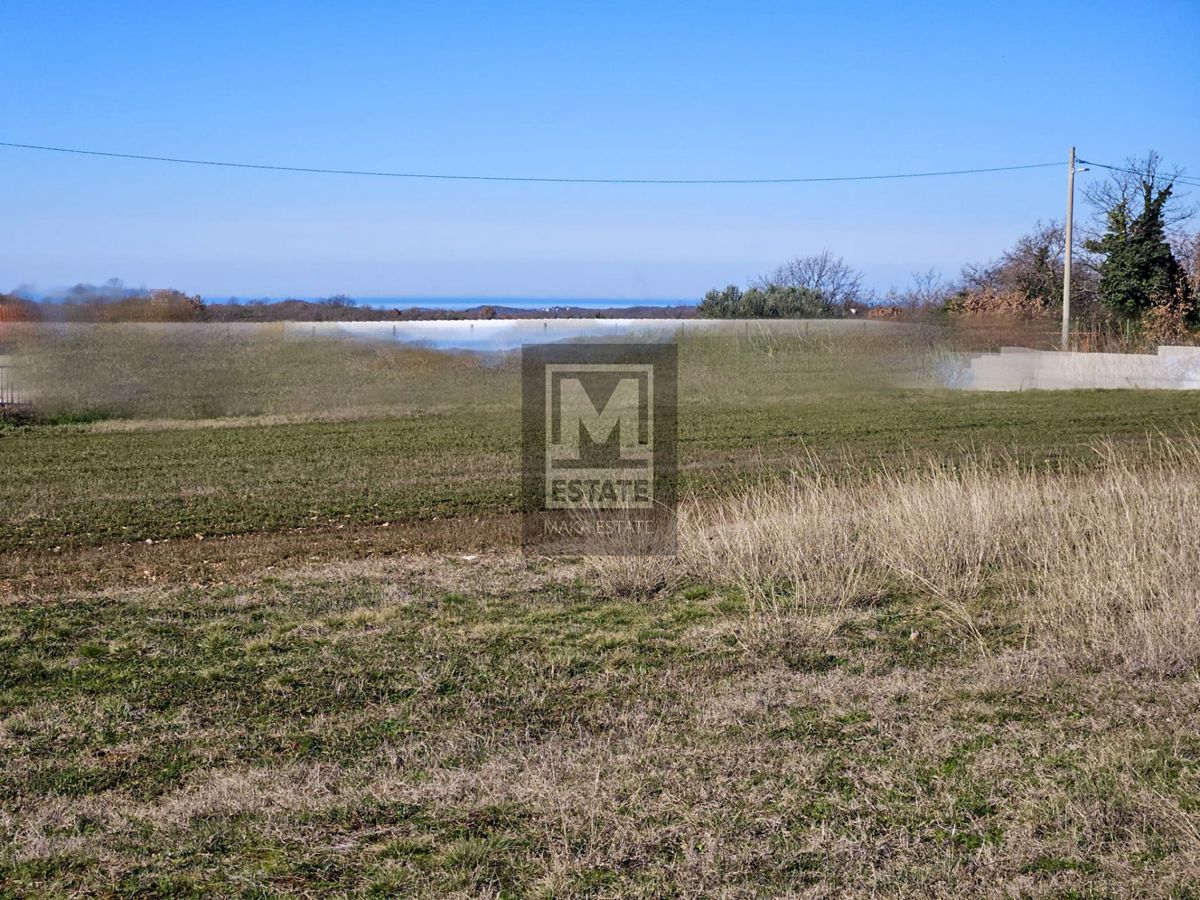 Parenzo, dintorni, fantastico terreno per la costruzione di ville con vista sul mare!