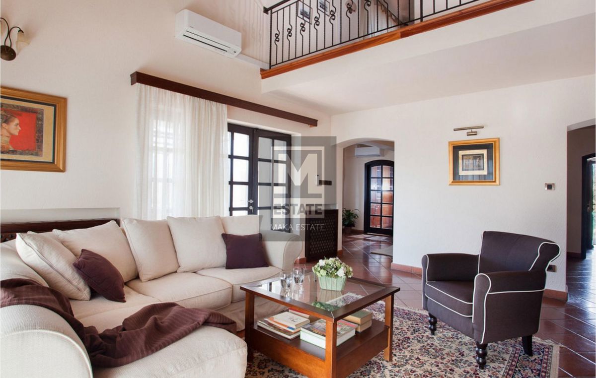 Poreč, dintorni, eccellente casa distaccata con una piscina a 2,5 km dalla città!