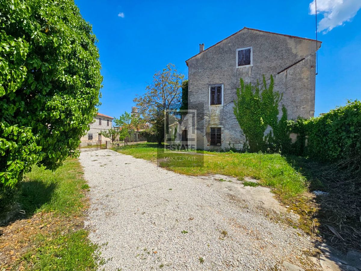 Parenzo, dintorni, casa autoctona da adattare!