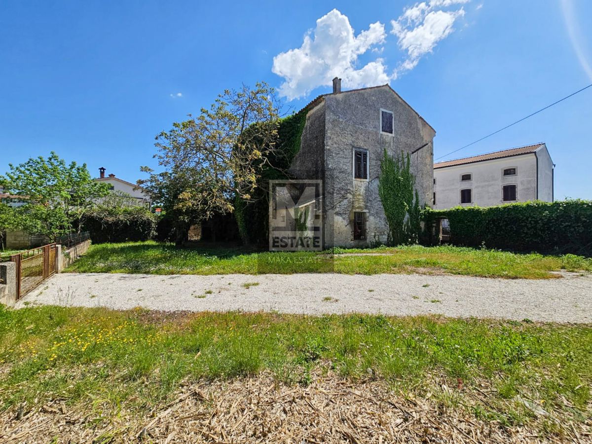 Parenzo, dintorni, casa autoctona da adattare!