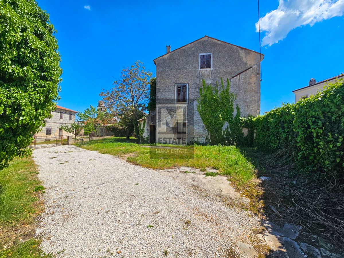 Parenzo, dintorni, casa autoctona da adattare!